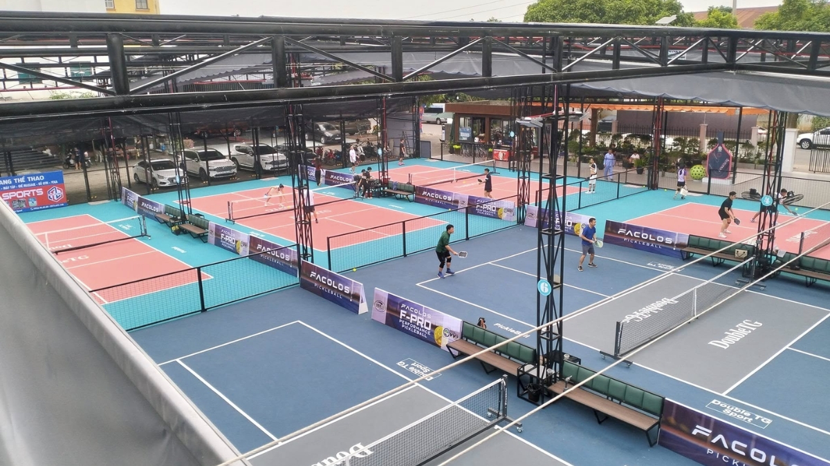 top 4 sân pickleball quận cầu giấy đẹp chuẩn quốc tế