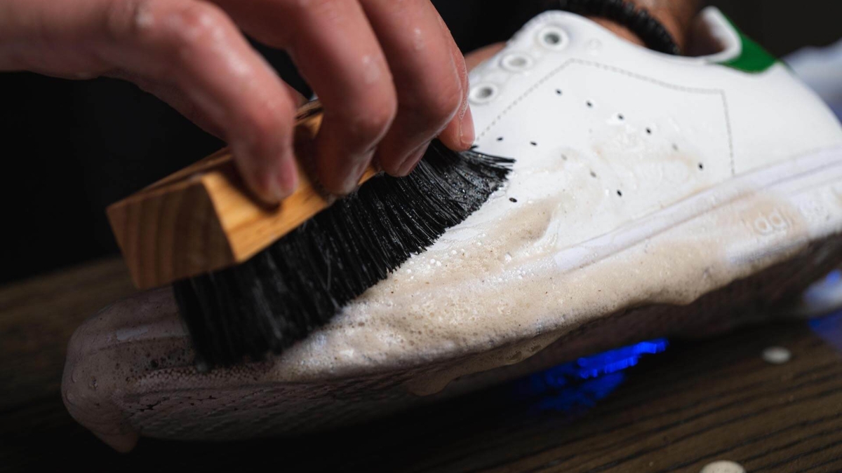 mẹo vệ sinh giày bóng rổ adidas dễ dàng
