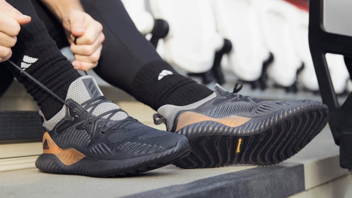 top 10 giày bóng rổ adidas cho người mới chơi năm 2025