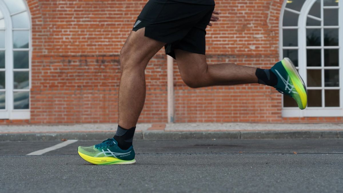 gợi ý 8 mẫu giày asics chạy marathon tốt nhất cho mọi đường đua