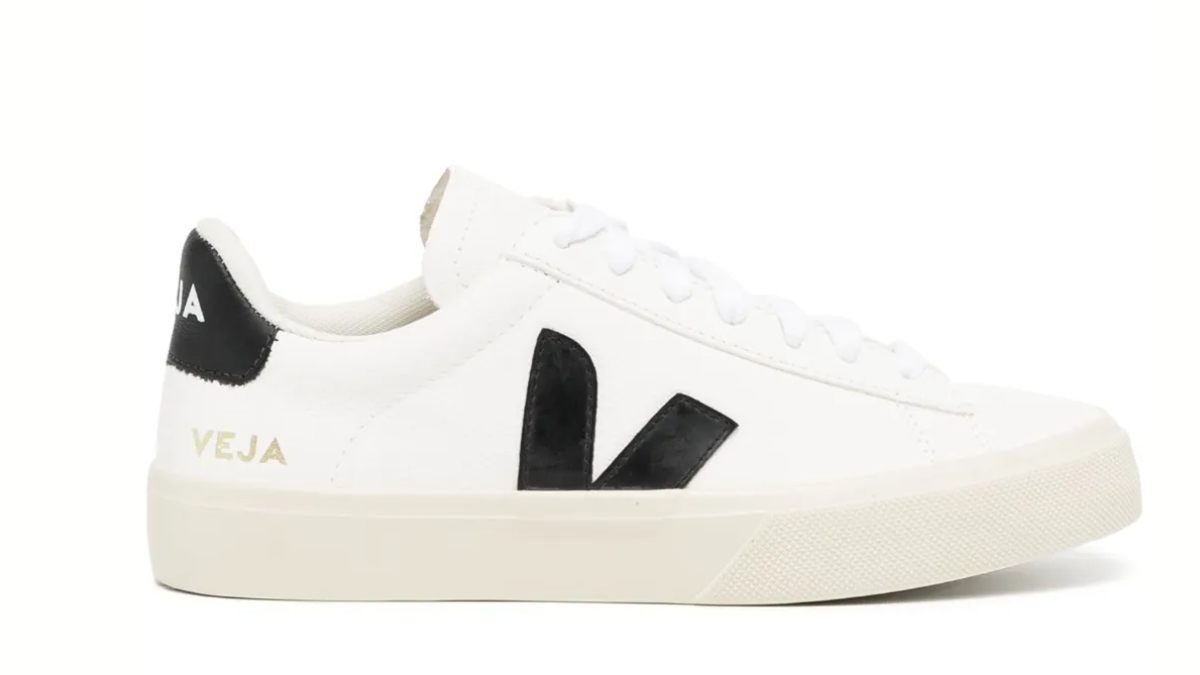 bật mí top 11 giày sneaker mùa hè 2025 không thể thiếu trong tủ giày