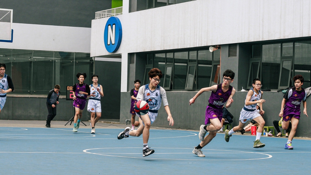 top mẫu giày bóng rổ adidas trẻ em bán chạy nhất