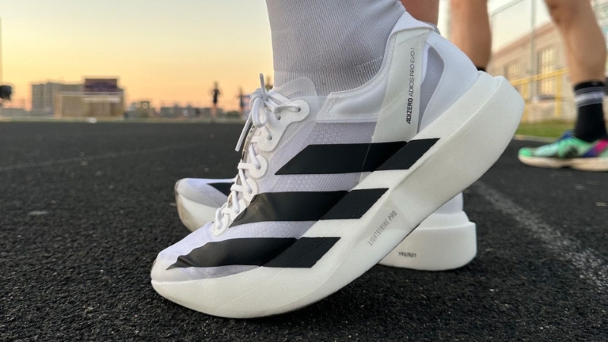 adidas lightstrike pro có tốt hơn nike zoomx không?