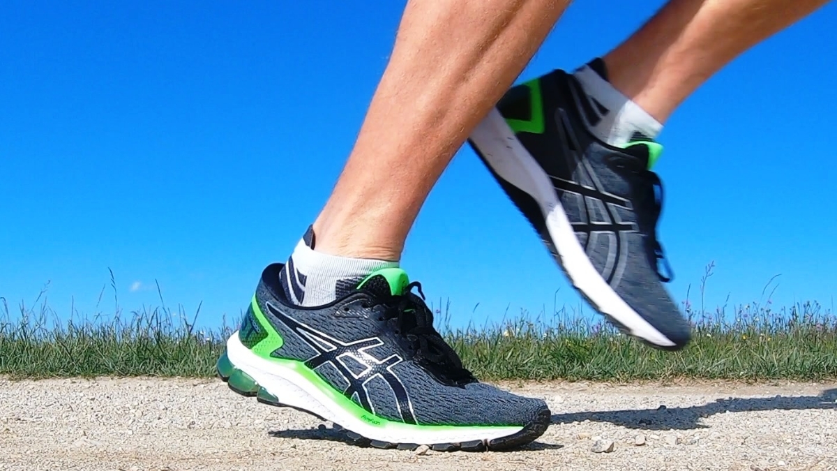 gợi ý 8 mẫu giày asics chạy marathon tốt nhất cho mọi đường đua