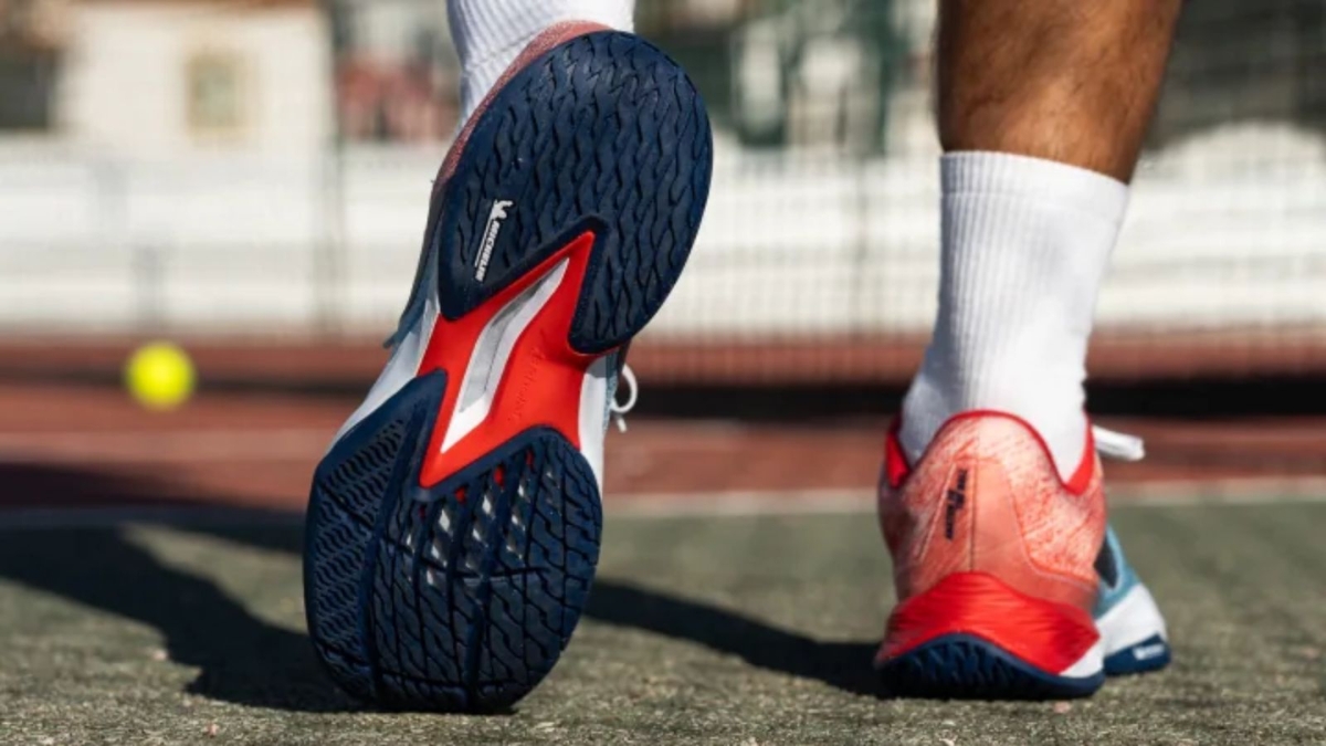 đánh giá giày babolat jet mach 3: tăng tốc độ, cải thiện hiệu suất trên sân