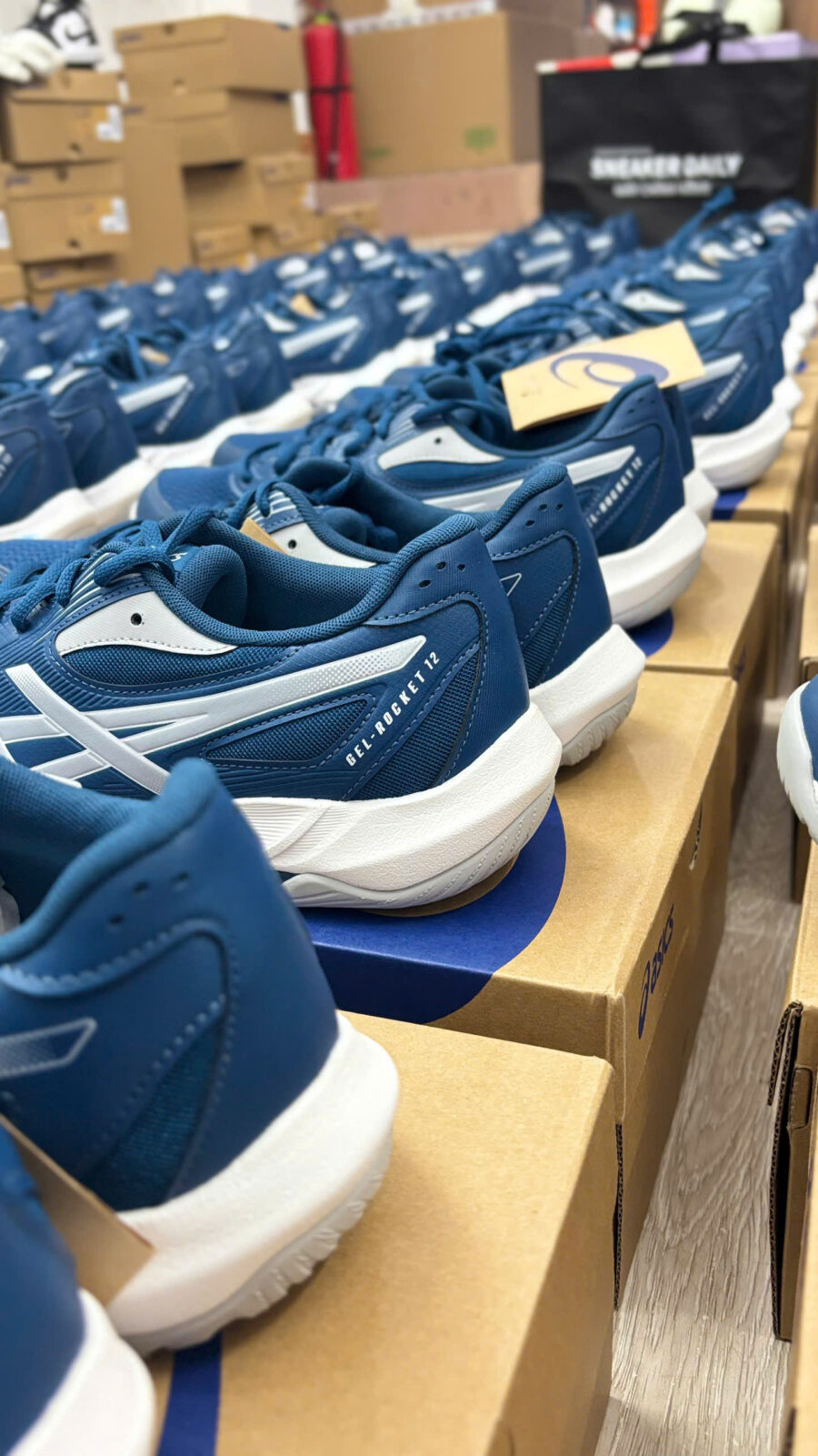 giày asics gel-rocket 12 'mako blue' 1071a116-400