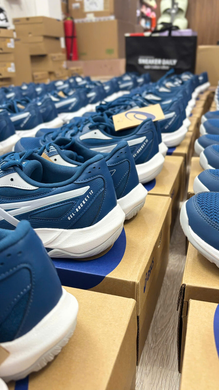 giày asics gel-rocket 12 'mako blue' 1071a116-400