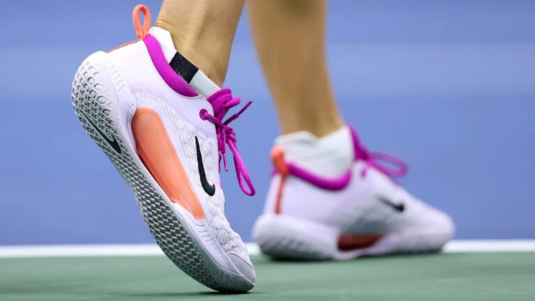 đế giày pickleball có gì đặc biệt? bí quyết giúp bạn chơi tốt hơn