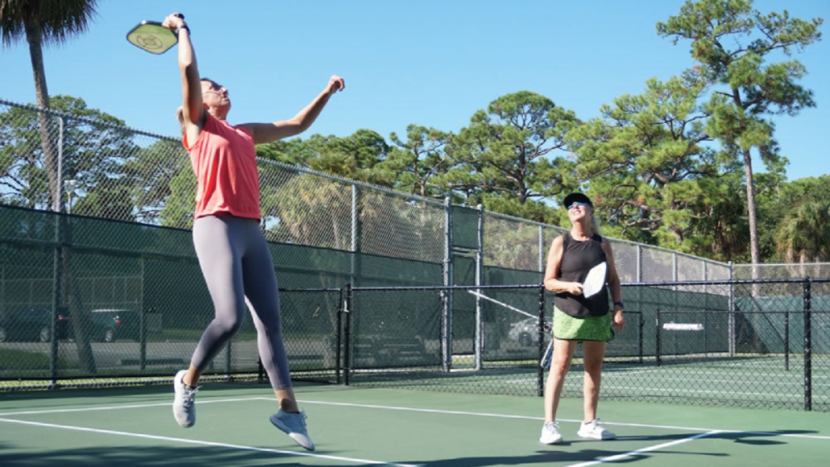 các cú đánh trong pickleball giúp nâng cao điểm số cú đánh trong pickleball volley lob