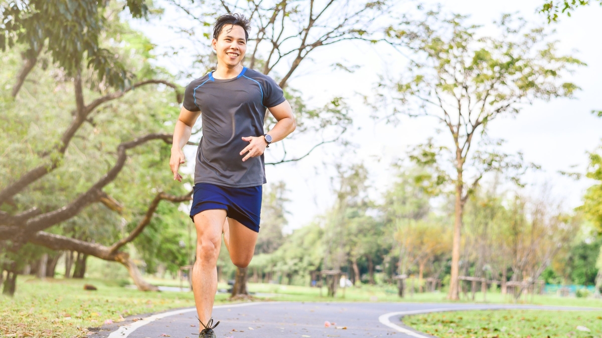 chạy bộ buổi sáng có tốt không? 10 lợi ích tuyệt vời bạn không ngờ tới!