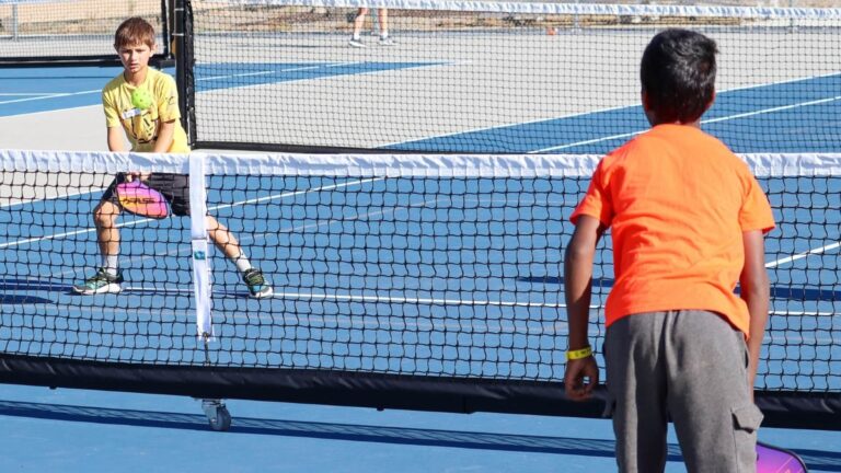 trẻ em có nên chơi pickleball không? 7 lợi ích vàng