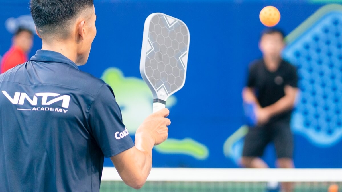 smash trong pickleball là gì? bật mí kỹ thuật "kết liễu" thời điểm "vàng" để thực hiện smash trong pickleball