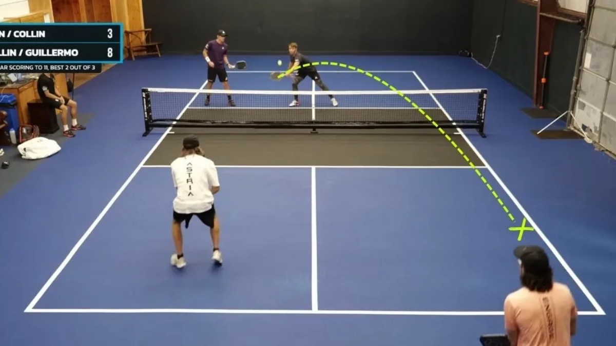 các cú đánh trong pickleball giúp nâng cao điểm số topspin roll volley