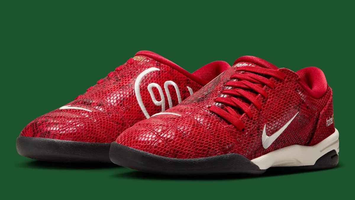 Nike Total 90 III Snakeskin lột xác