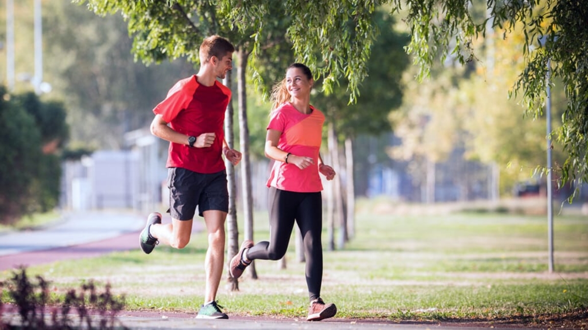 chạy bộ buổi sáng có tốt không? 10 lợi ích tuyệt vời bạn không ngờ tới!