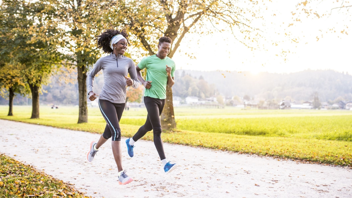 chạy bộ buổi sáng có tốt không? 10 lợi ích tuyệt vời bạn không ngờ tới!