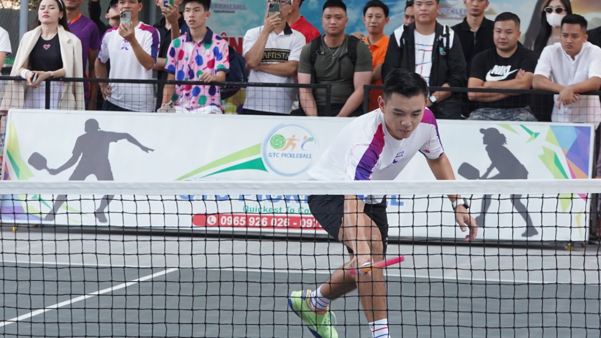 baseline trong pickleball là gì? vai trò và chiến thuật sử dụng quy định bắt buộc khi giao bóng & nhận giao bóng