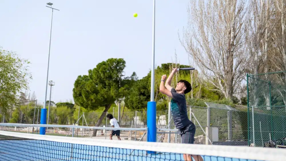 smash trong pickleball là gì? bật mí kỹ thuật "kết liễu" sai lầm "chết người" khi đập smash & cách khắc phục
