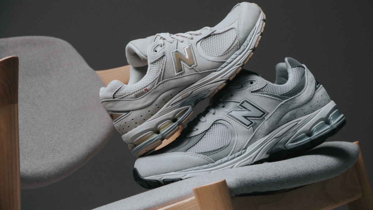 để phù hợp thì nên chọn new balance 1906r hay 2002r giày giữ chân khô thoáng