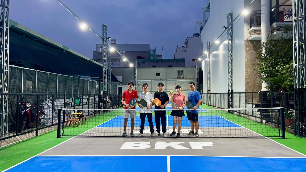 top 9 sân pickleball tân phú - thiên đường của vợt mới ở sài gòn sân pickleball bkf tân sơn nhì