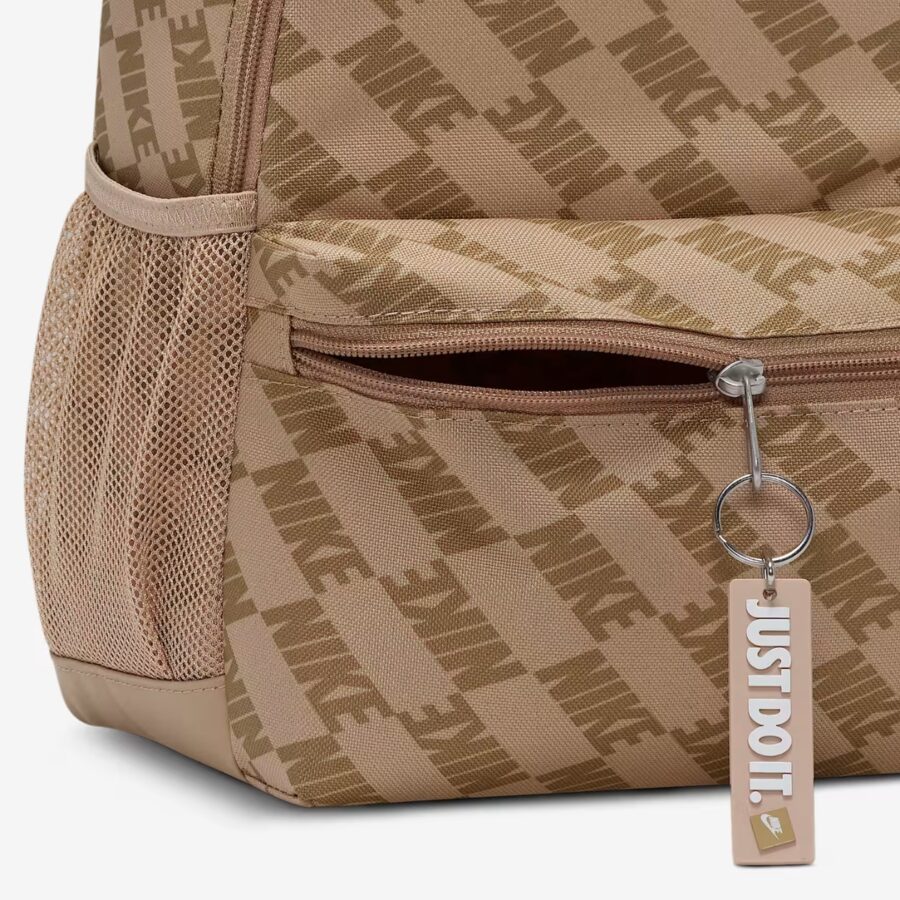 balo nike brasilia jdi older kids' mini backpack (11l) 'hemp beechtree' hv6481-200