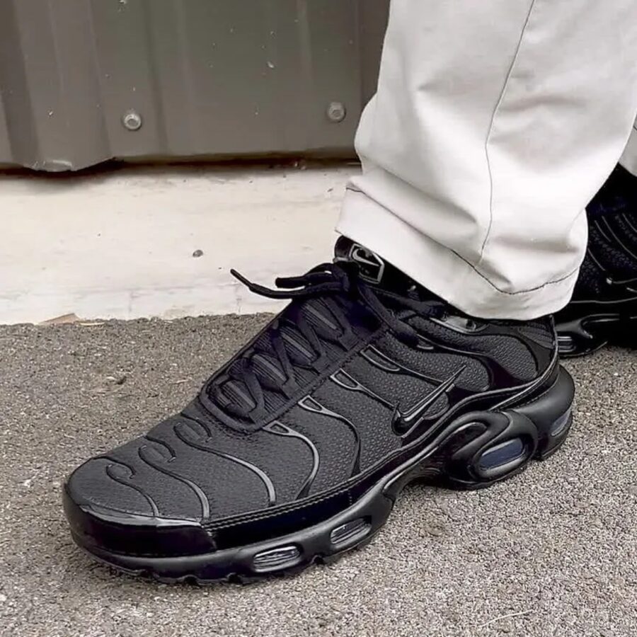 giày nike air max plus 'triple black' 604133-050