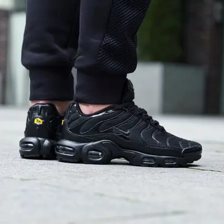 giày nike air max plus 'triple black' 604133-050