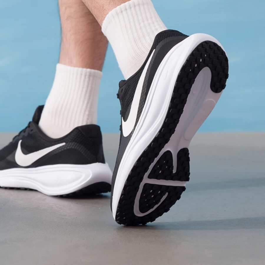 giày nike revolution 8 ‘black white’ hj9198-003