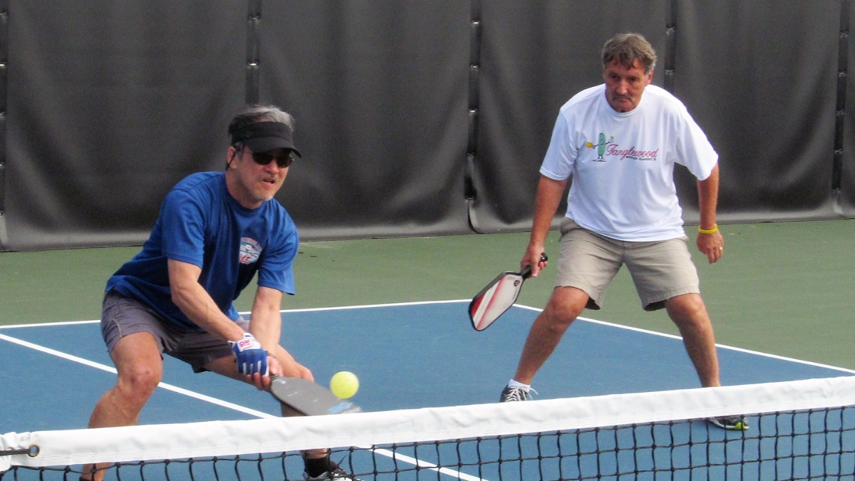 người cao tuổi có chơi pickleball được không?