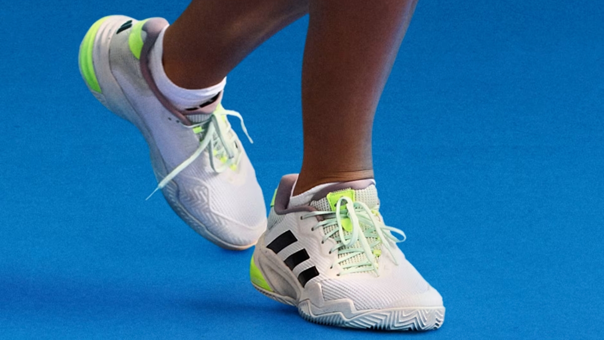 review adidas barricade 13: đỉnh cao hiệu suất trên sân đấu