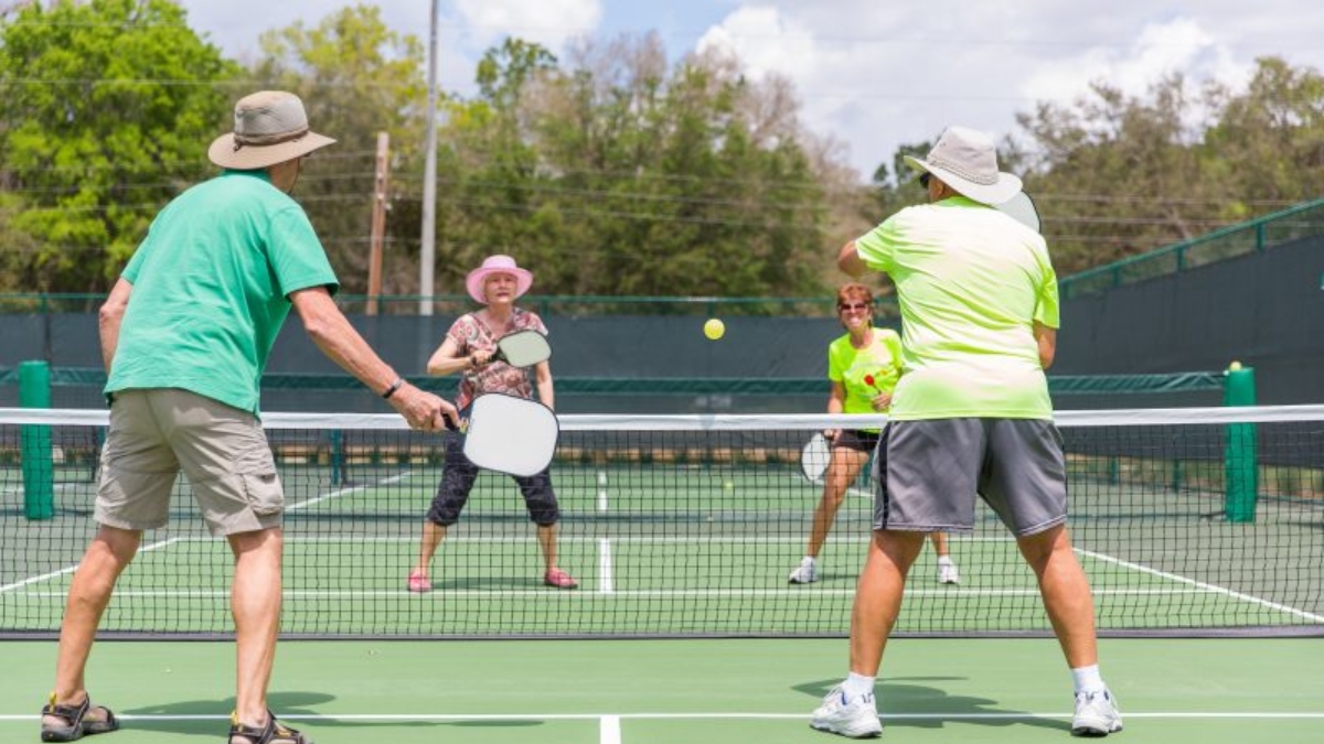 người cao tuổi có chơi pickleball được không?