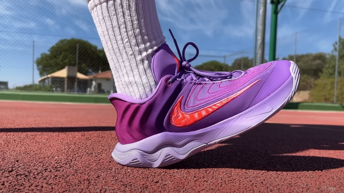 Review Nike Giannis Immortality 4: Liệu có phải là "Vua sân nhựa"?