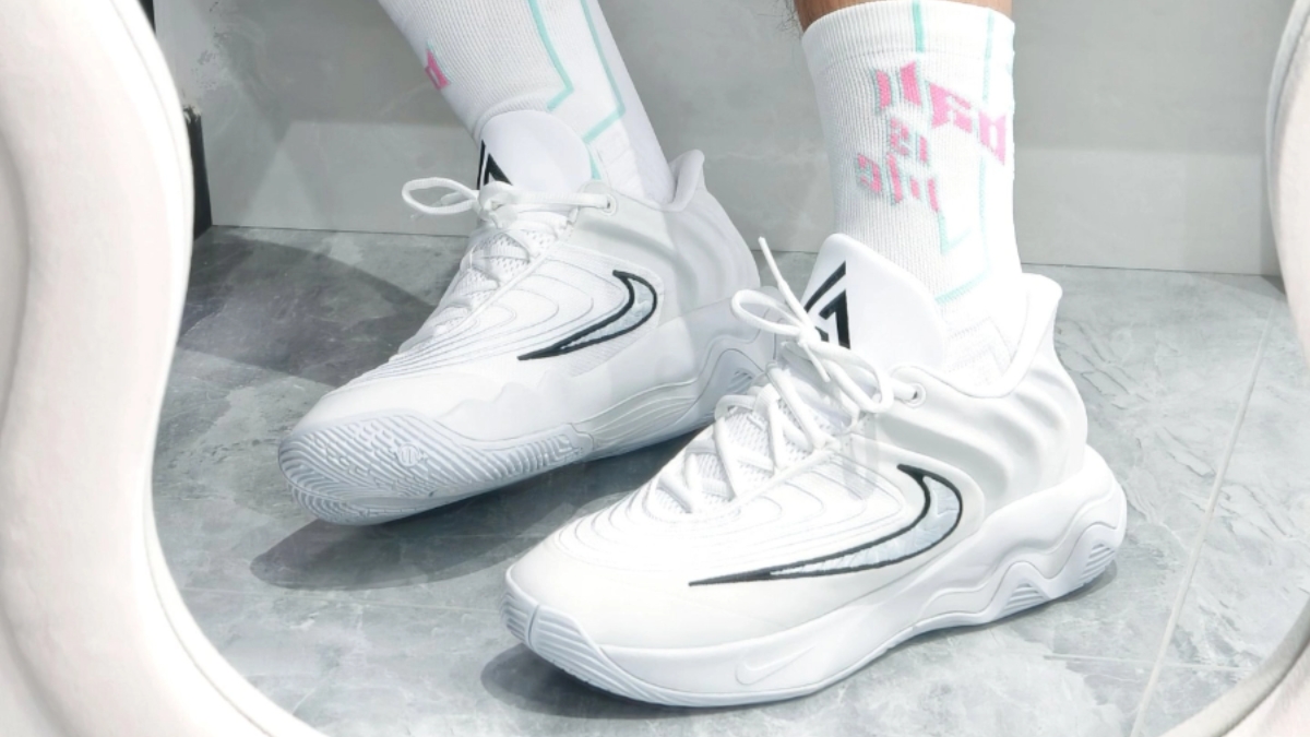 Review Nike Giannis Immortality 4: Liệu có phải là "Vua sân nhựa"?