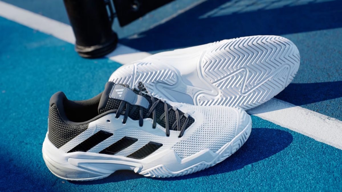 review adidas barricade 13: đỉnh cao hiệu suất trên sân đấu