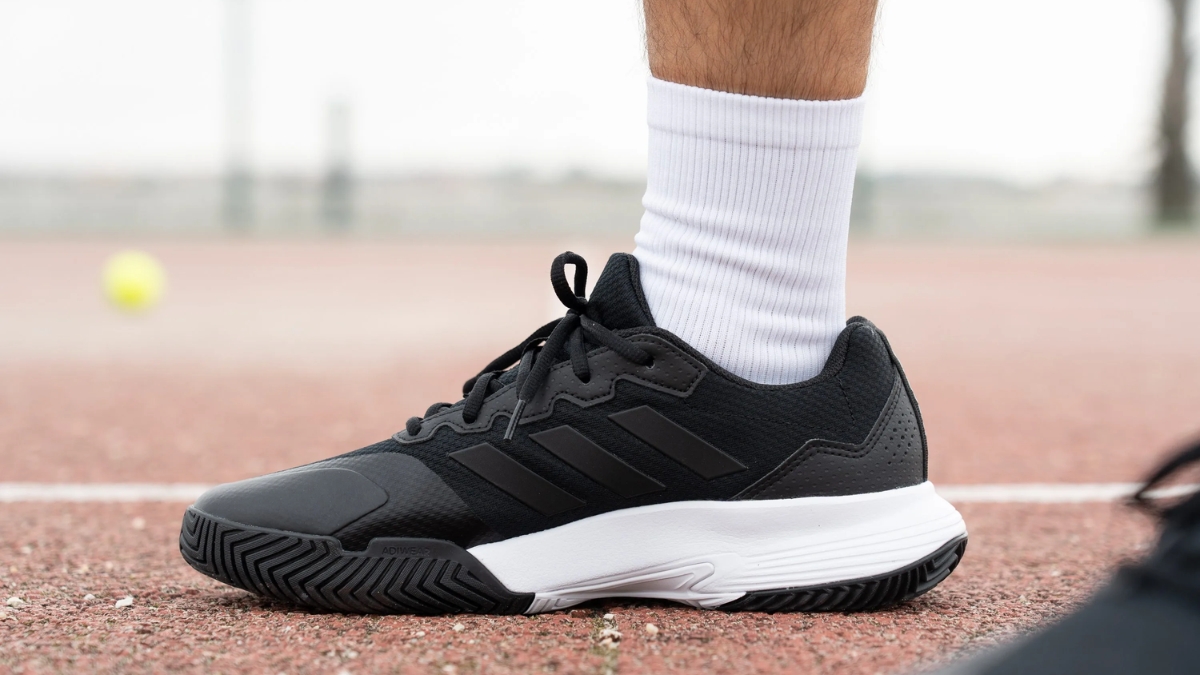 review adidas gamecourt 2.0 giày tennis giá rẻ