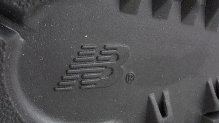 cách phân biệt new balance real và fake với 8 bí quyết