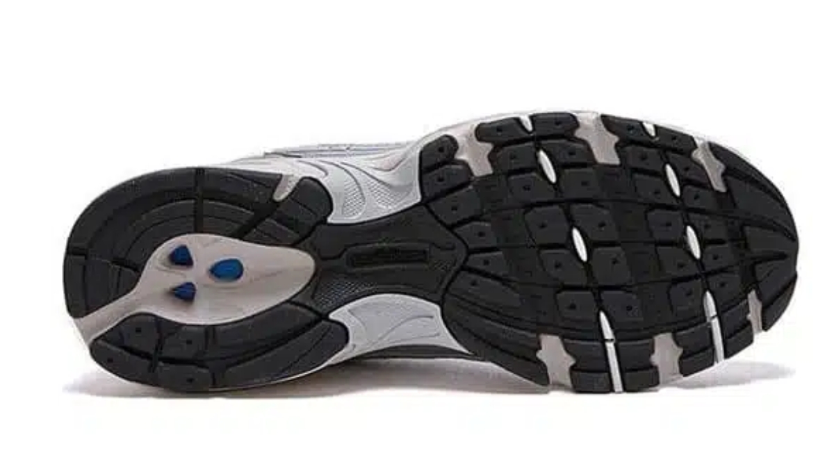 cách phân biệt new balance real và fake với 8 bí quyết