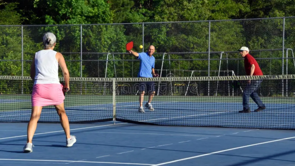 cách xử lý những quả bóng rơi sát đường biên dọc trong pickleball cách xử lý những quả bóng rơi sát đường biên dọc trong pickleball