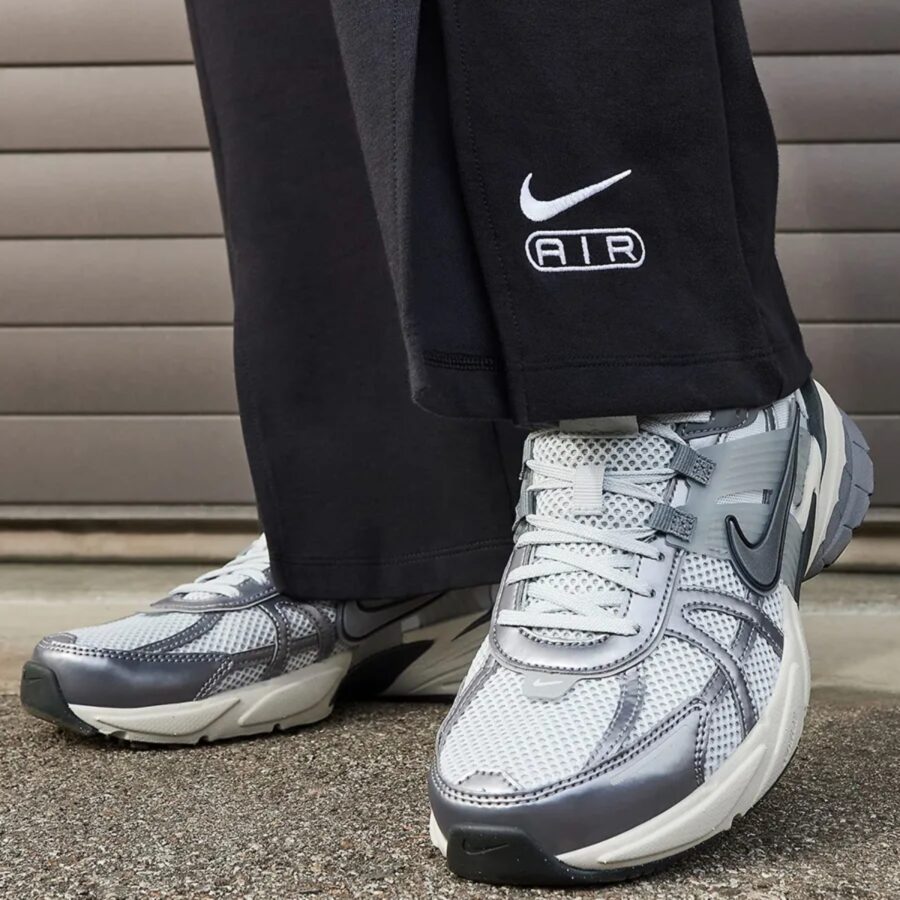giày nike v2k run 'pure platinum wolf grey' fd0736-003
