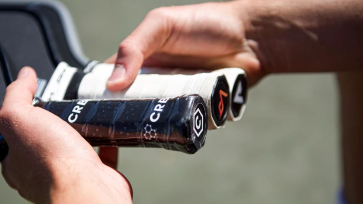 hướng dẫn cách quấn cán vợt pickleball chống trượt và êm tay