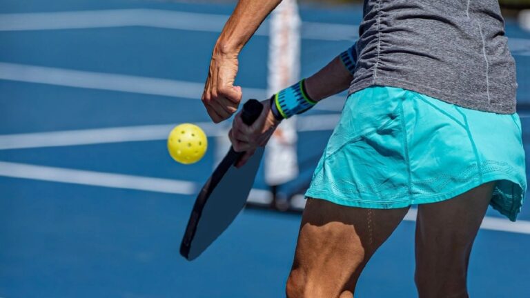 làm chủ kỹ thuật giao bóng pickleball nâng cao cho dân chuyên