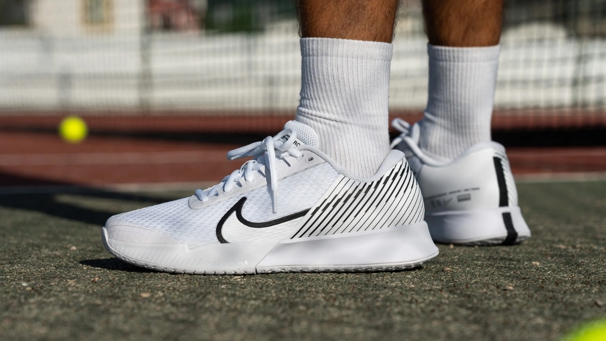 giày bóng rổ chơi pickleball được không?