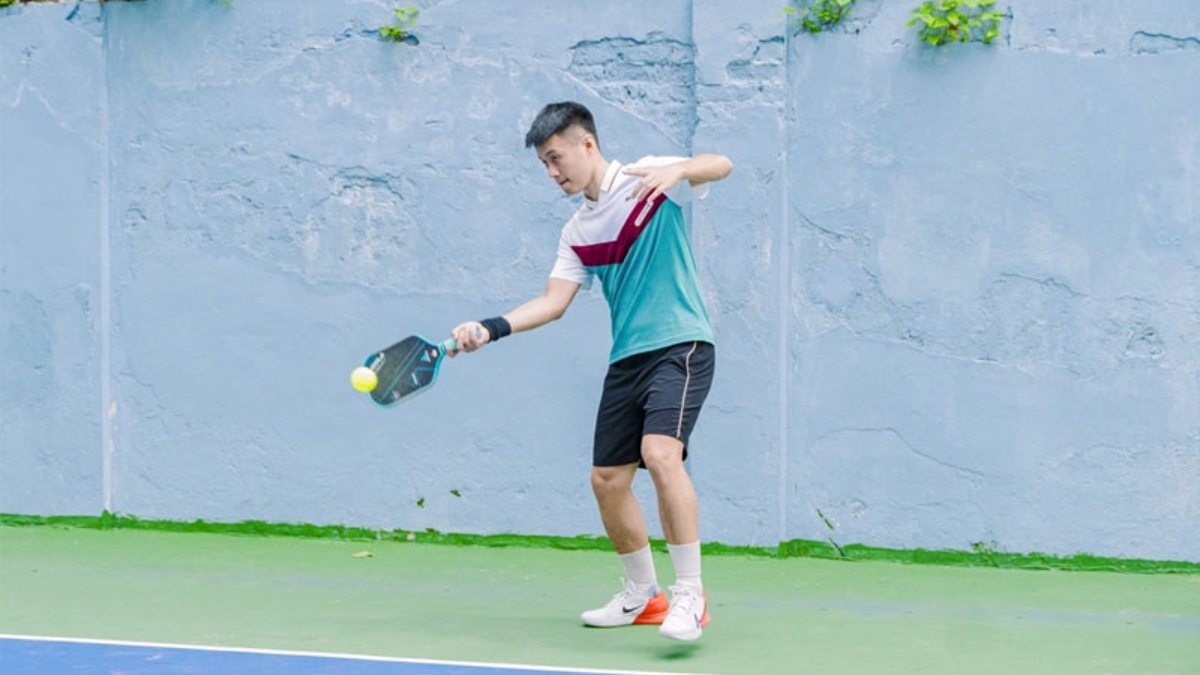 khắc phục lỗi đánh bóng ra ngoài trong pickleball