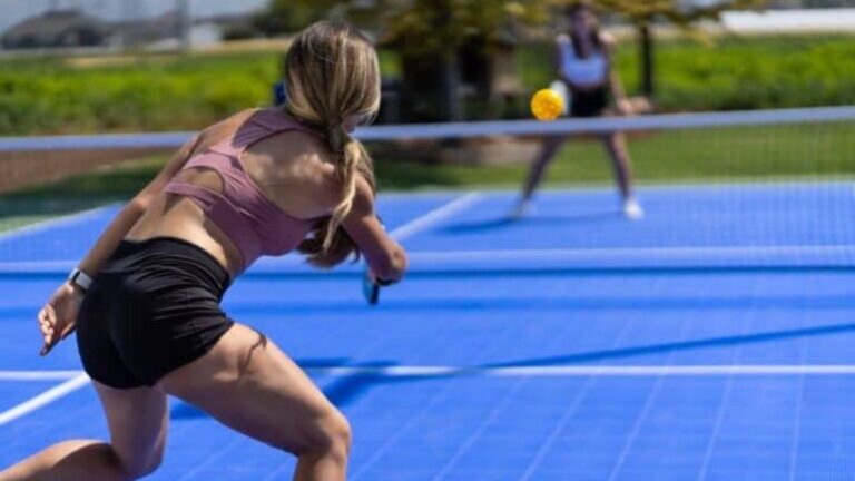 khắc phục lỗi đánh bóng ra ngoài trong pickleball