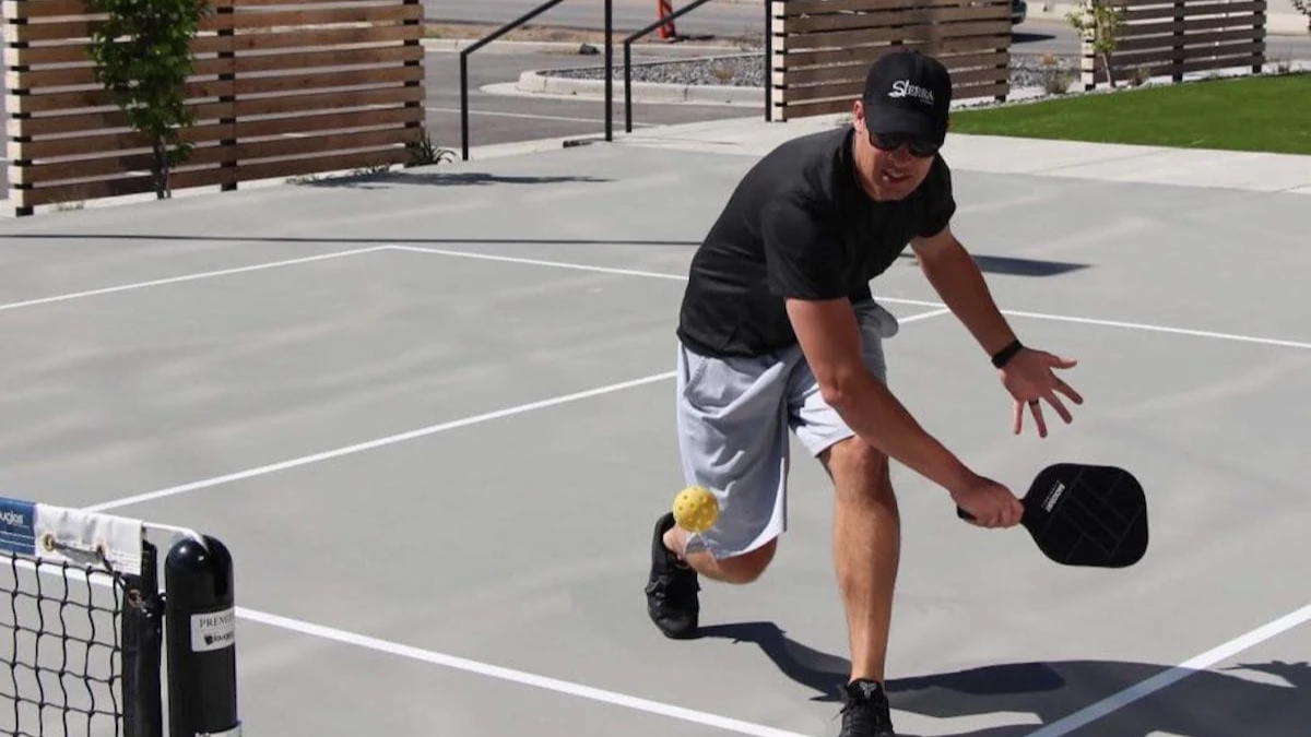 khắc phục lỗi đánh bóng ra ngoài trong pickleball