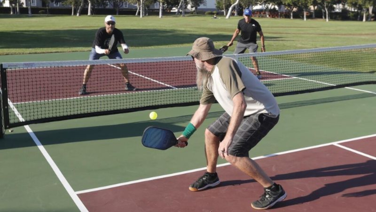 kỹ năng phản xạ nhanh ở ngay vạch bếp pickleball