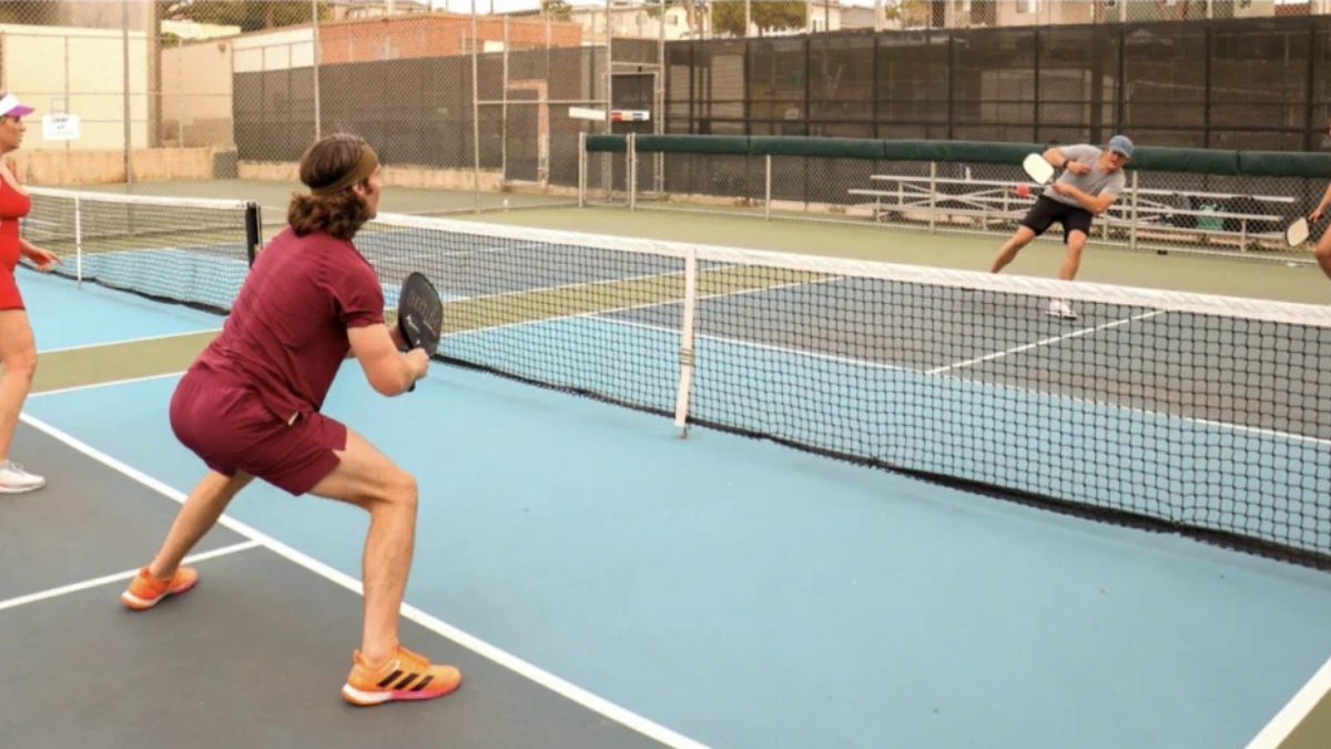 kỹ năng phản xạ nhanh ở ngay vạch bếp pickleball