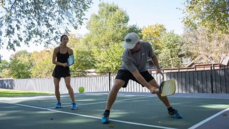 kỹ năng phản xạ nhanh ở ngay vạch bếp pickleball