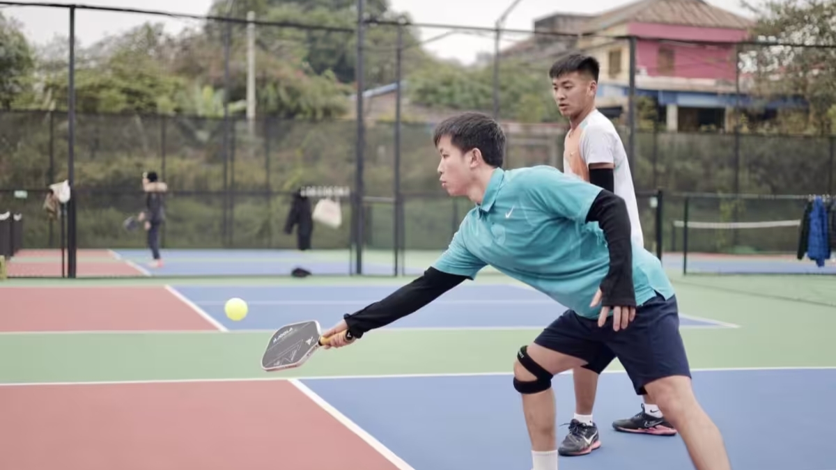 cách thực hiện kỹ thuật finding forehand pickleball dễ hiểu