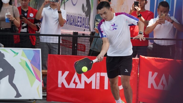 cách thực hiện kỹ thuật finding forehand pickleball dễ hiểu